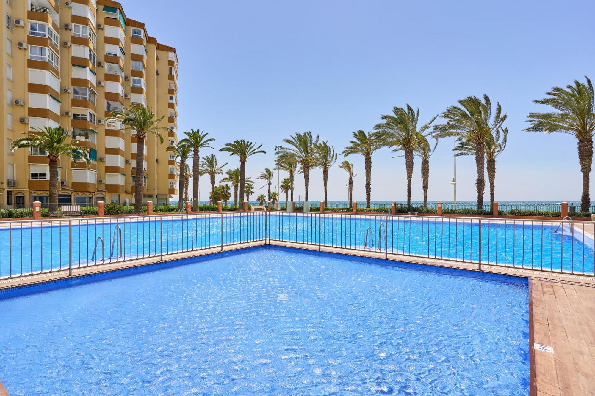 Apartamento Primera Linea Playa Algarrobo Costa Dış mekan fotoğraf